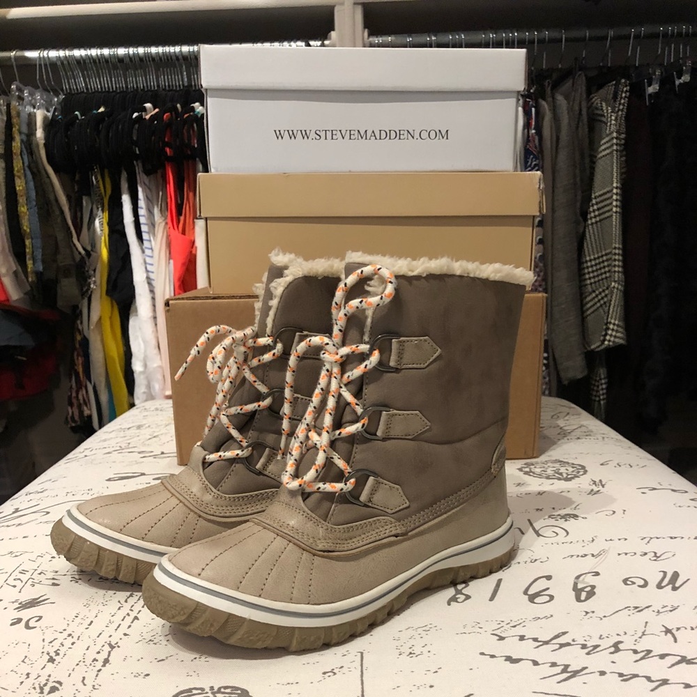 Snow Boots